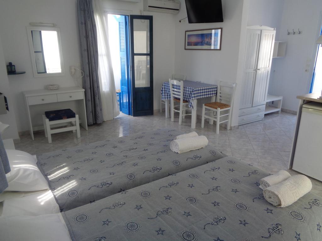 Blue And White Studios & Apartments Lefkos  Екстер'єр фото